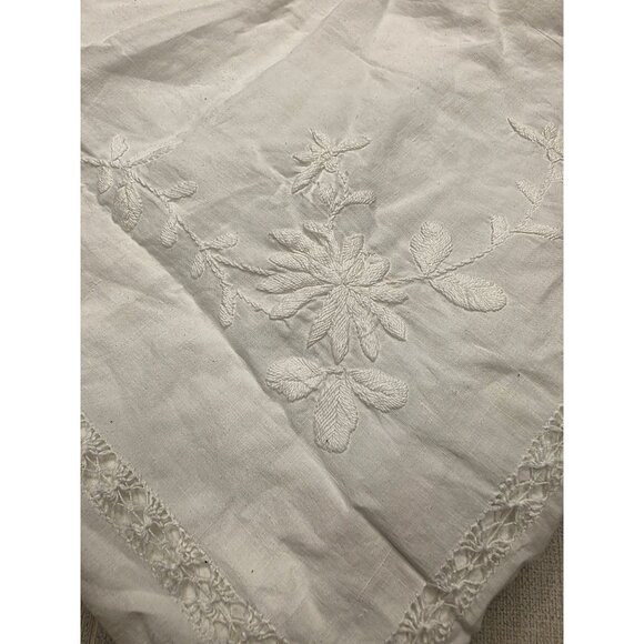Vintage White Linen Tablecloth With Floral Embroidery & Crochet Details 48x48 In - Picture 7 of 10